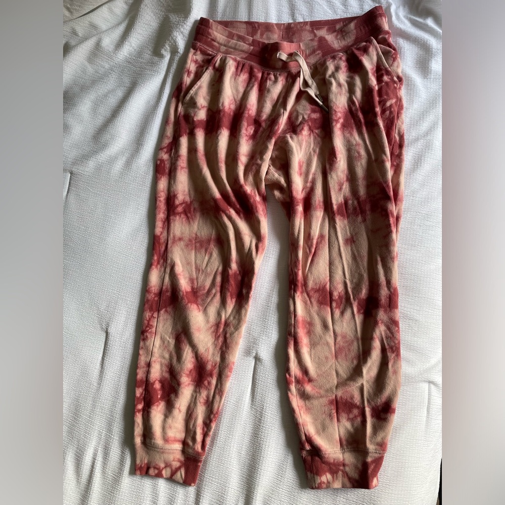 Old Navy Pink Tie Dye sweatpants/ joggers women’s size Medium
